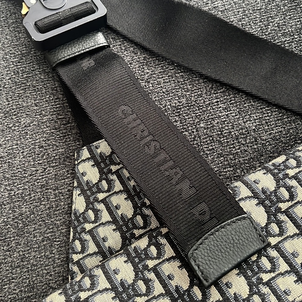 DIOR Men SADDLE BAG - Picture 6 of 13